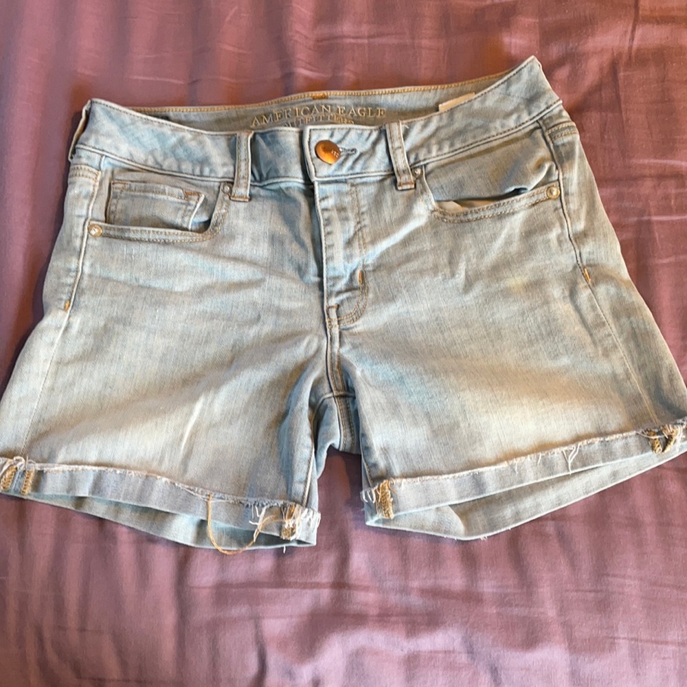 American Eagle Midi shorts